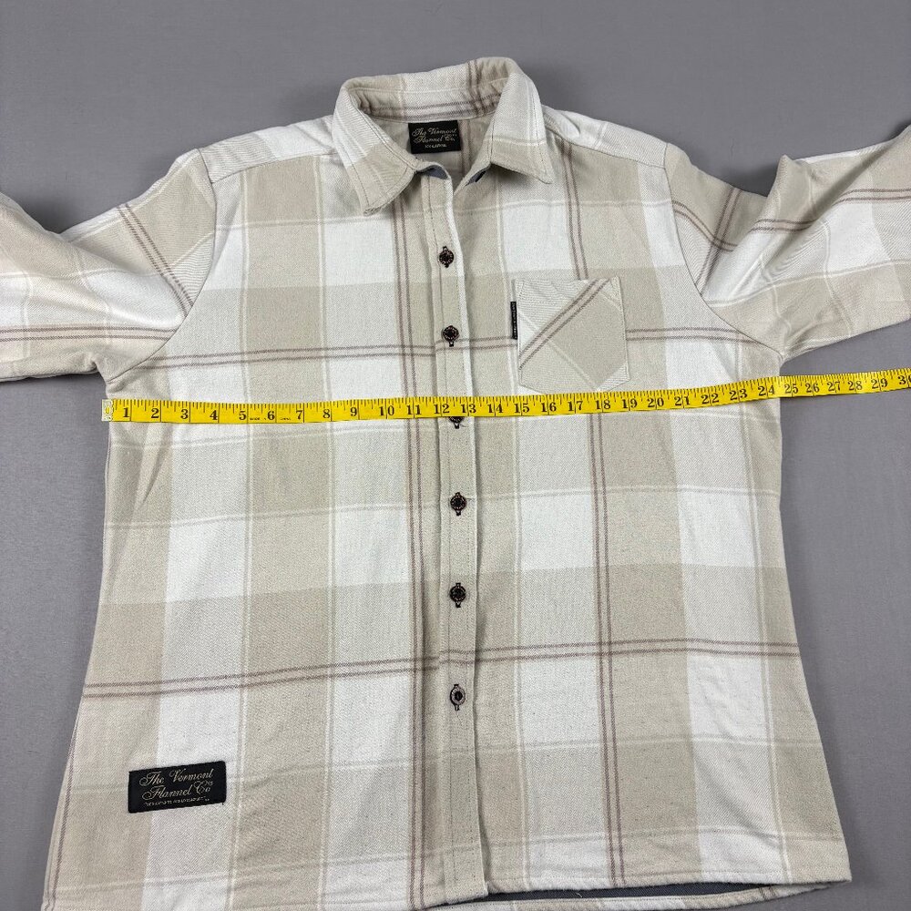 The Vermont Flannel Co Women’s Switchback Flannel Shacket Beige Plaid XXL - Picture 9 of 11